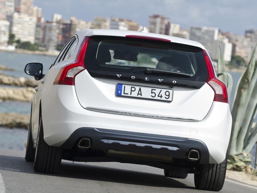  Volvo V60 Plug-in Hybrid 2011 года  (фото 52 из 68)